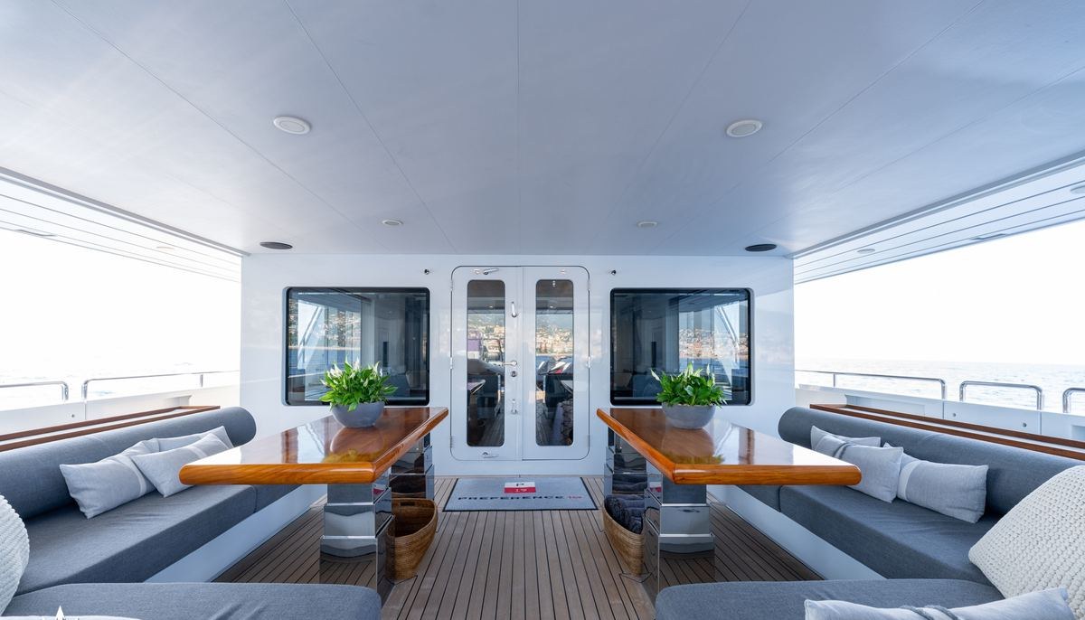 PREFERENCE 19 yacht charter 5