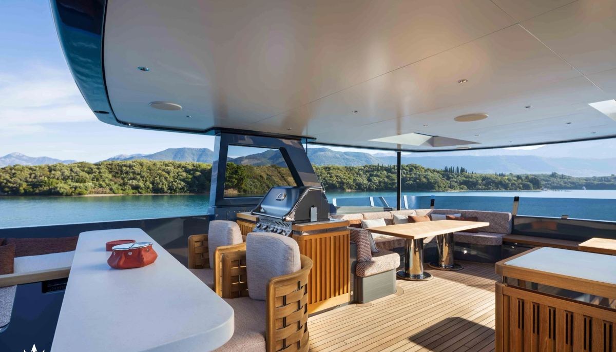 HAZE II yacht charter 3