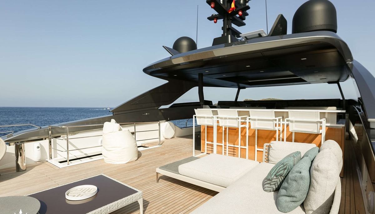 COOL yacht charter 4