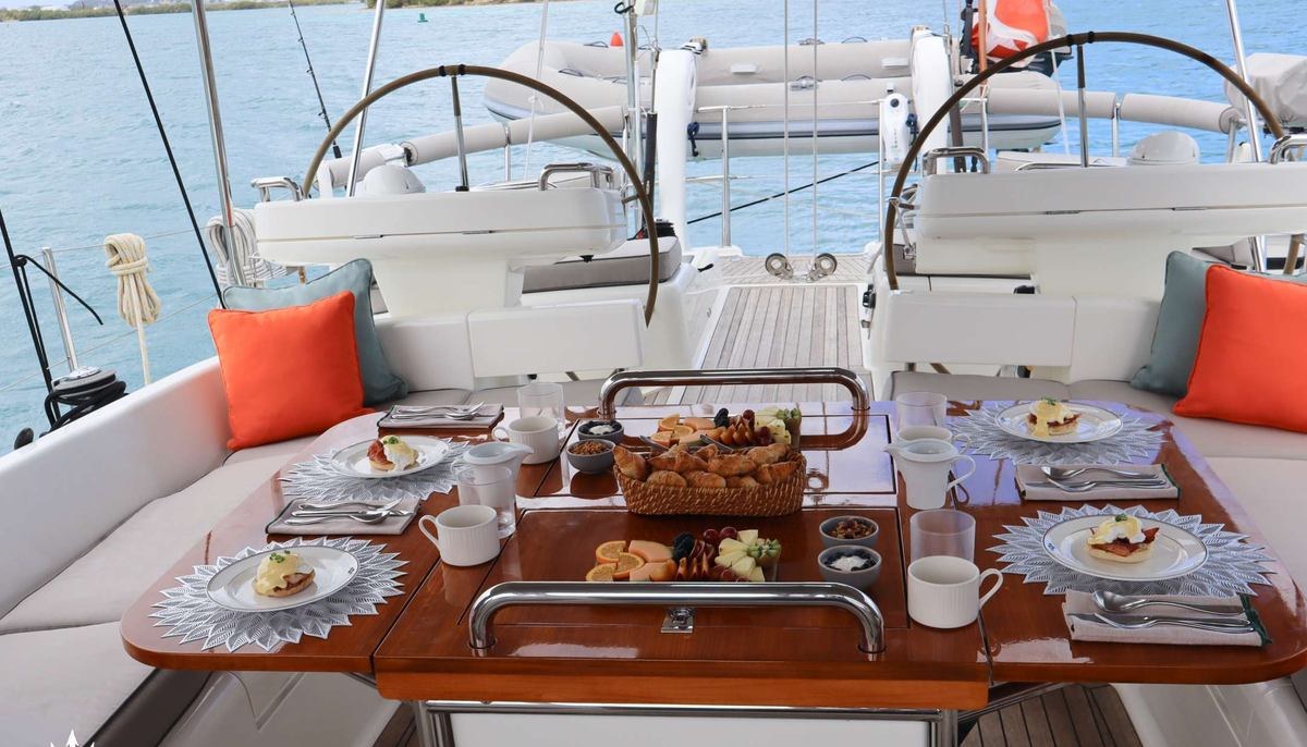 LAUGHING BUDDA yacht charter 3