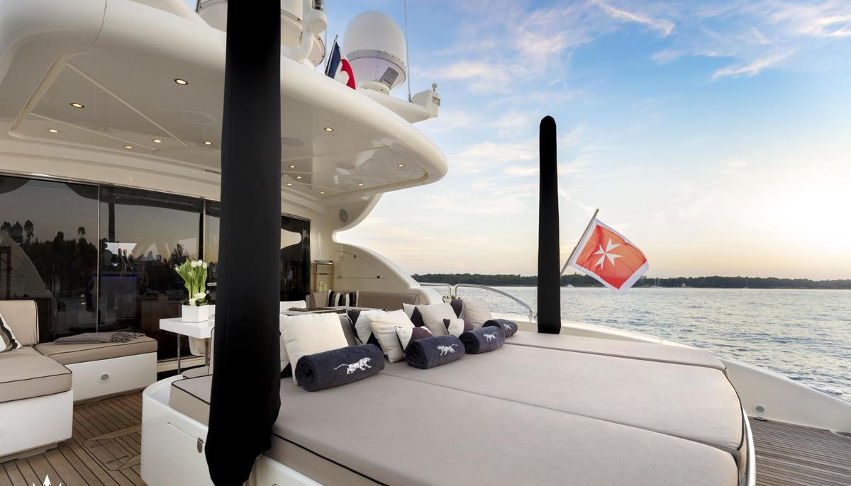 LEOPARD yacht charter 4