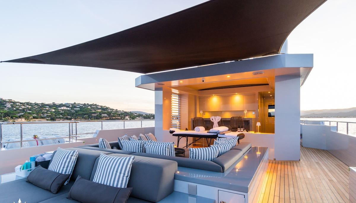 S7 yacht charter 3