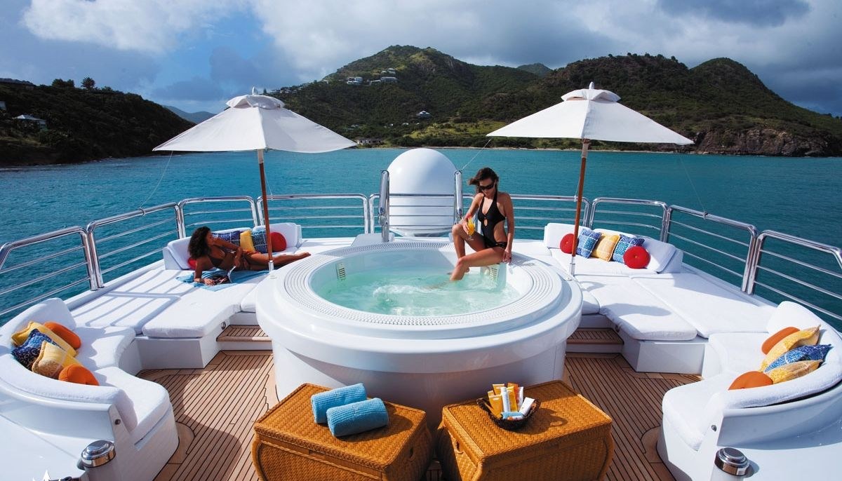SOLUS yacht charter 4
