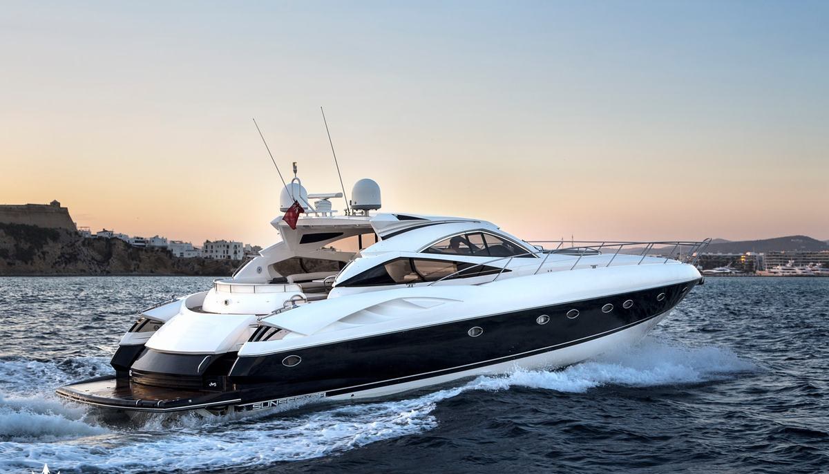 CHARLIE FOX yacht charter 2