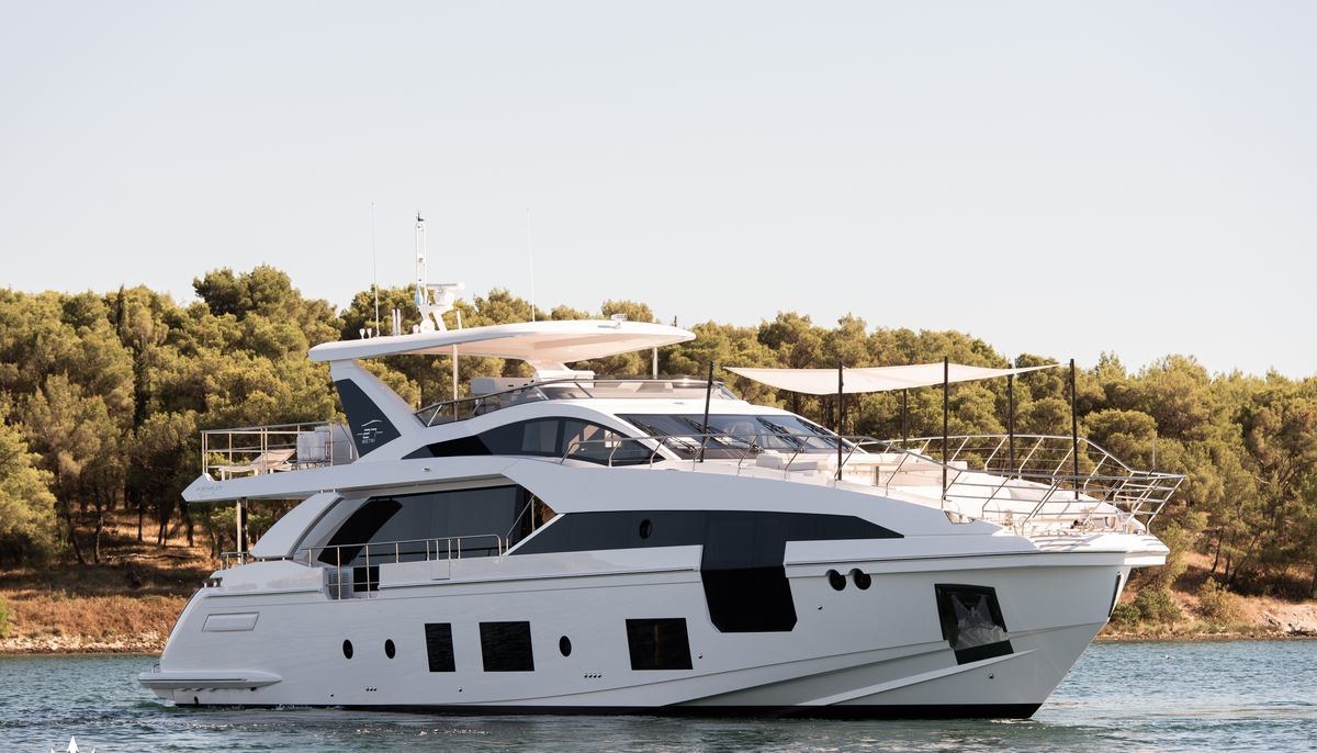 CHILLIN' yacht charter 2