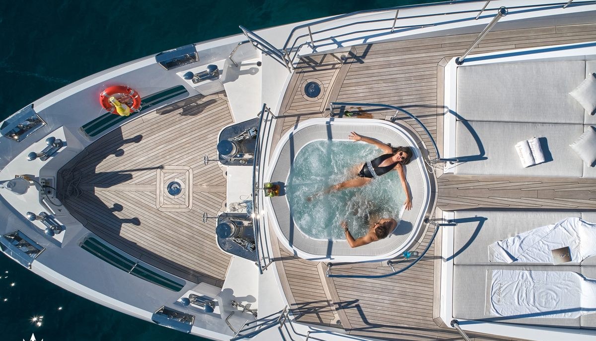 HAPPY ME yacht charter 3