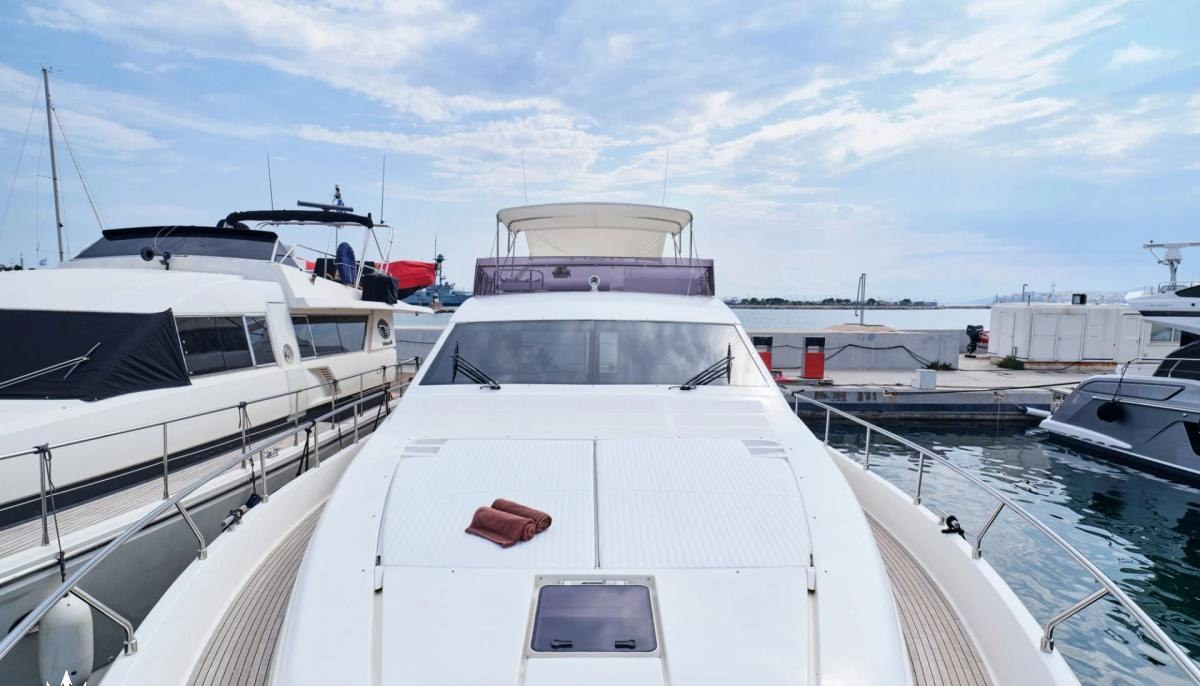 FLOW yacht charter 3