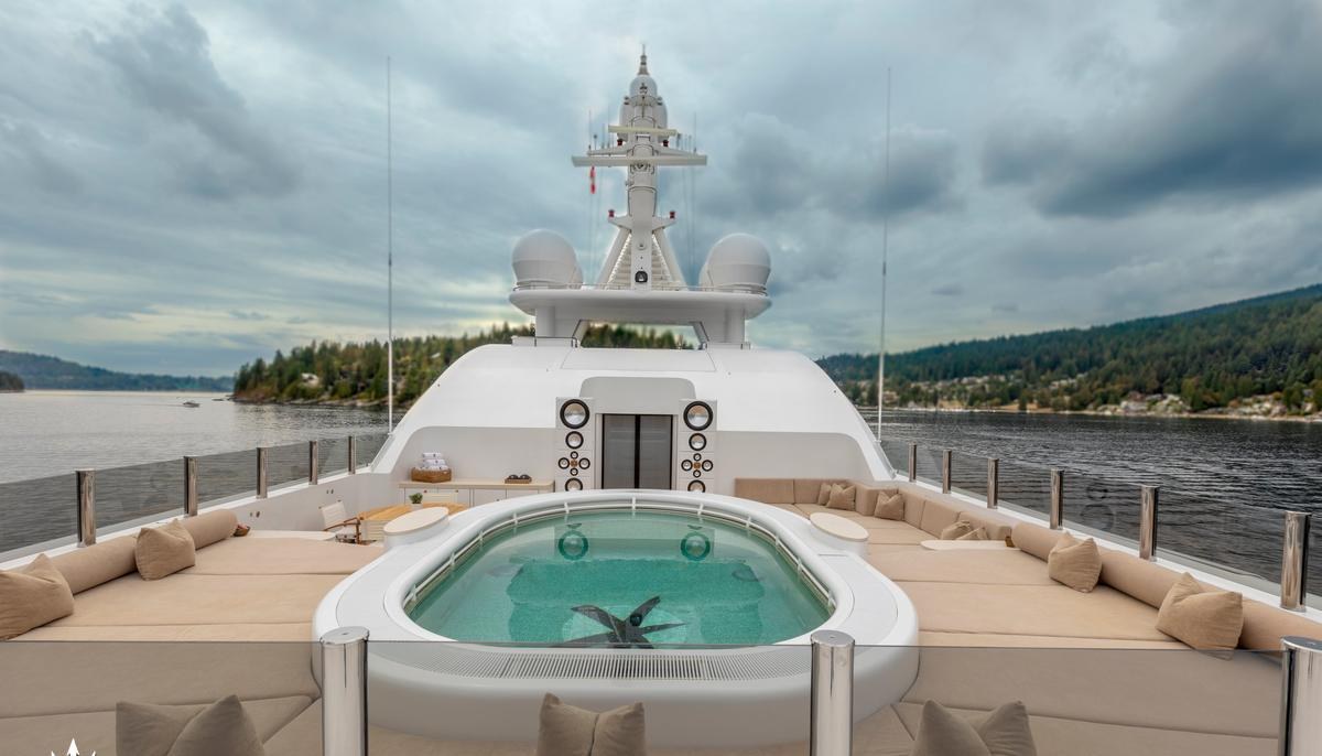 KOGO yacht charter 3