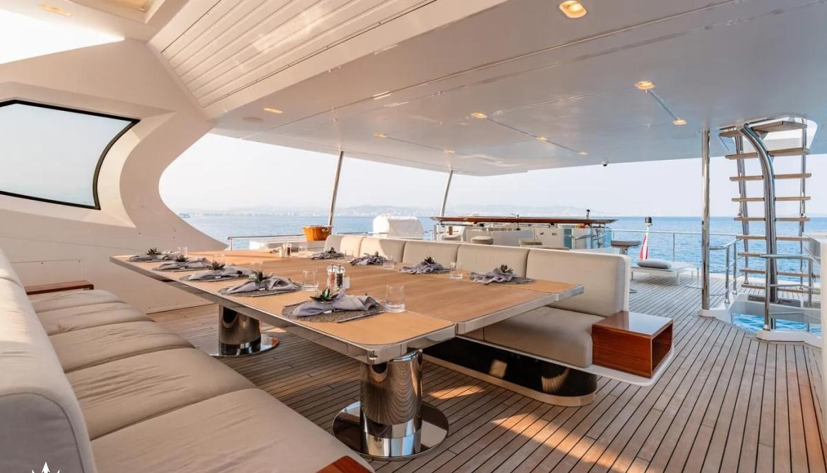 OWO yacht charter 5