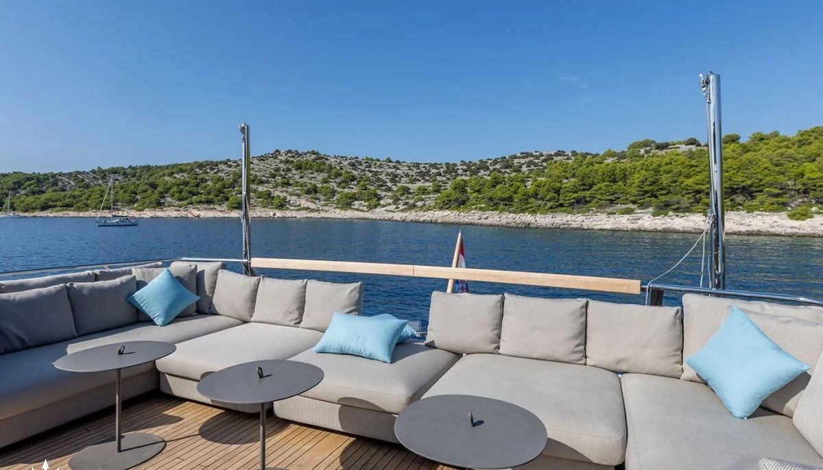 JICJ yacht charter 4