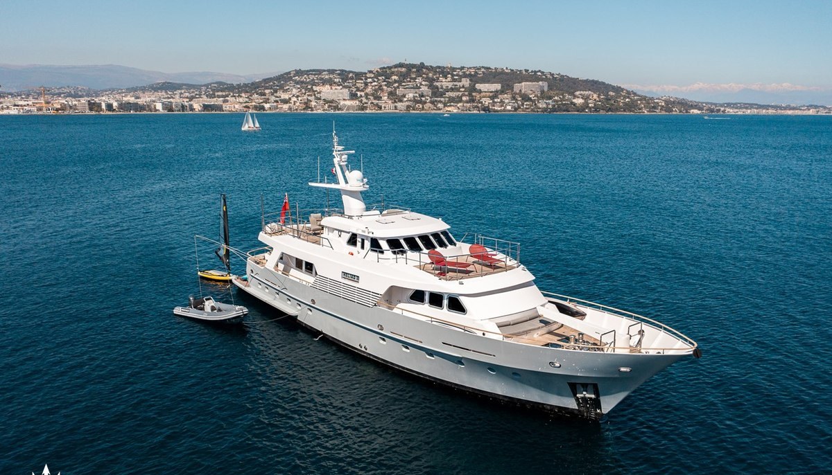 HELIAD III yacht charter 2
