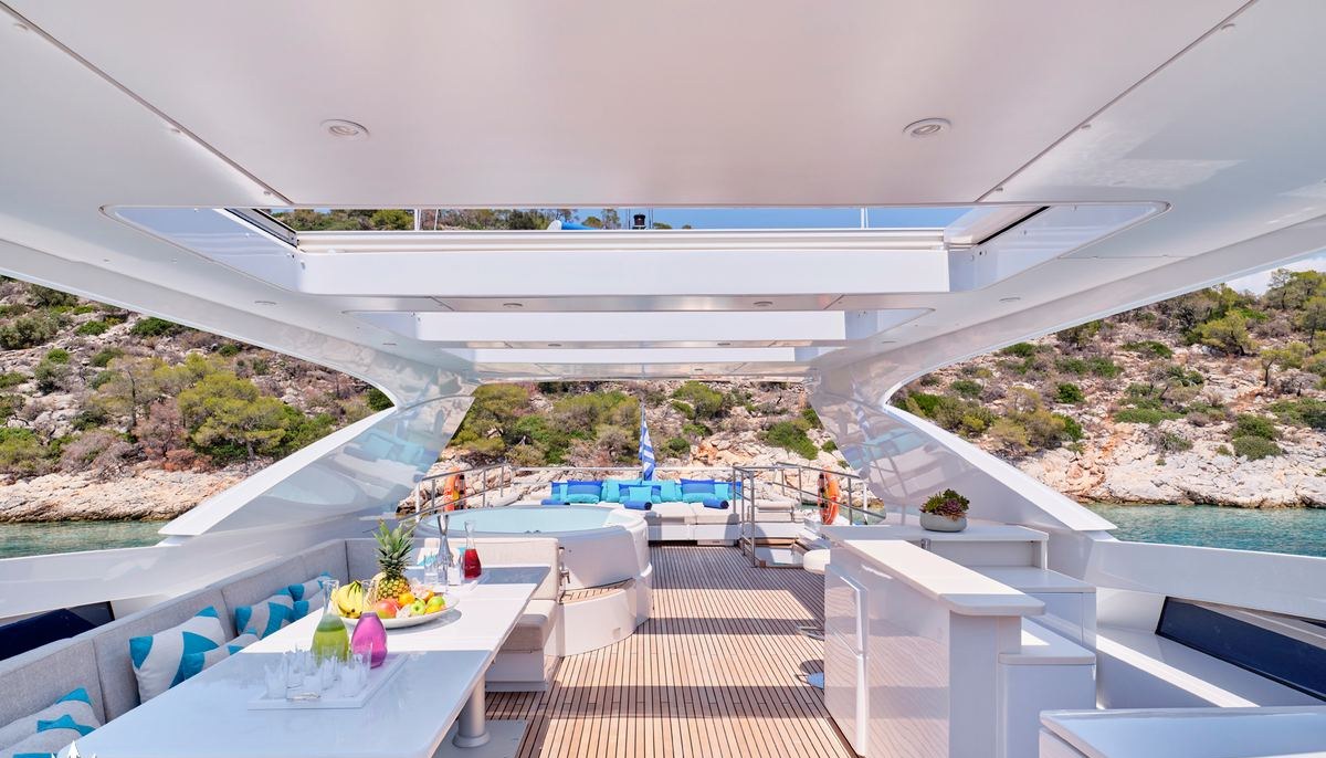 HAKUNA MATATA yacht charter 5