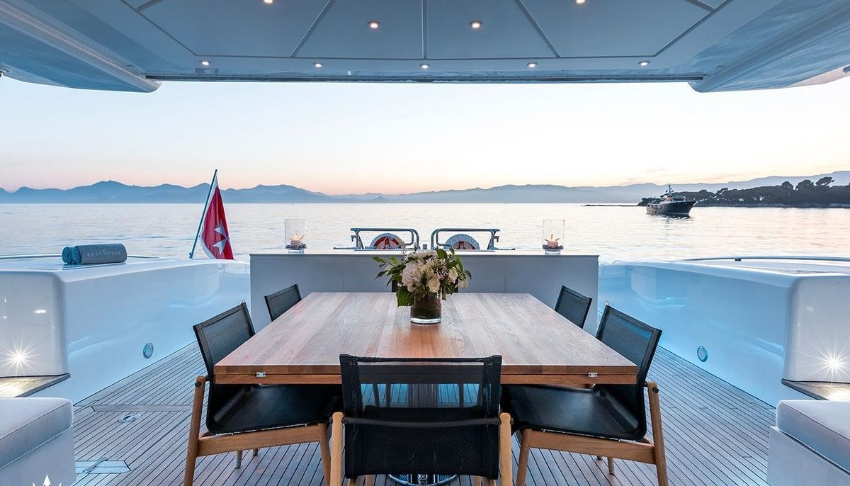 BEACHOUSE yacht charter 5