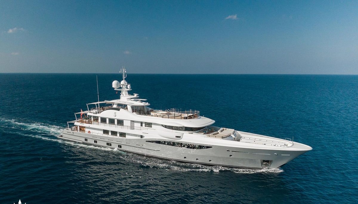 DEEP BLUE yacht charter 2