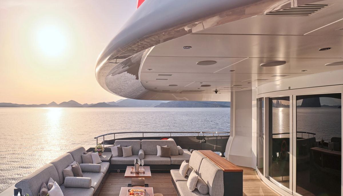 TOTEM yacht charter 4