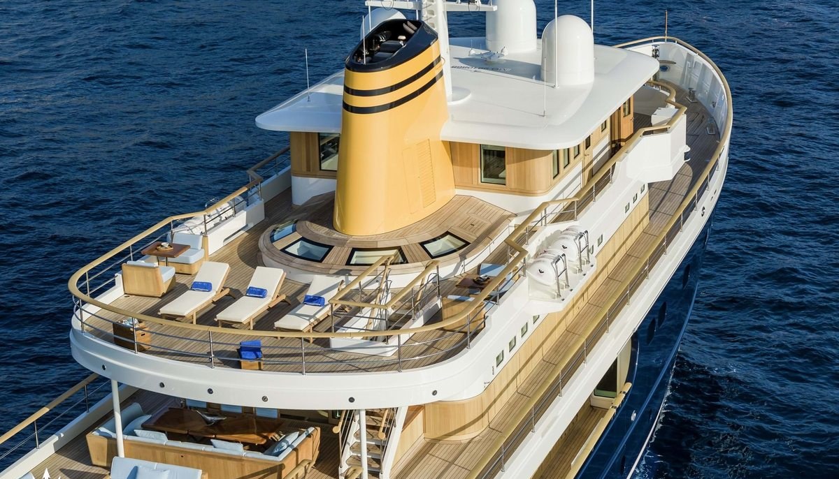 BLUE II yacht charter 5