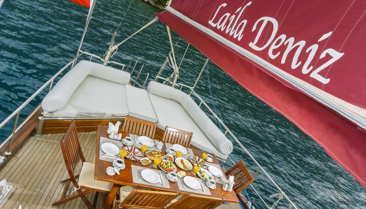 LAILA DENIZ yacht charter 3