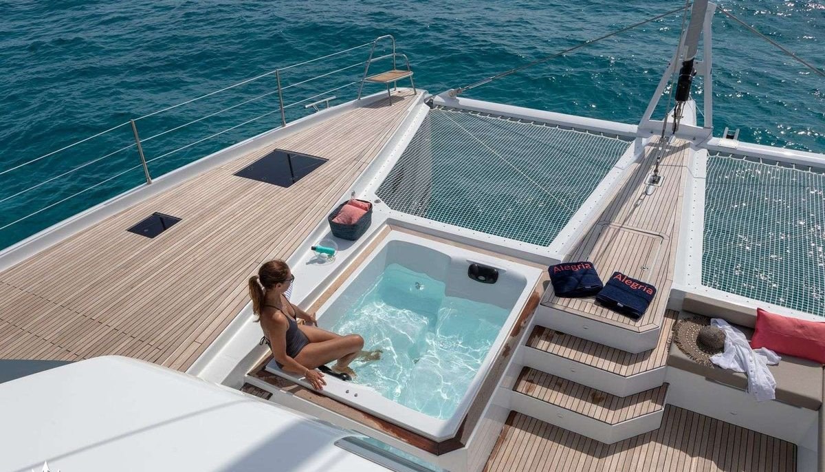 INSPIRANTE yacht charter 4