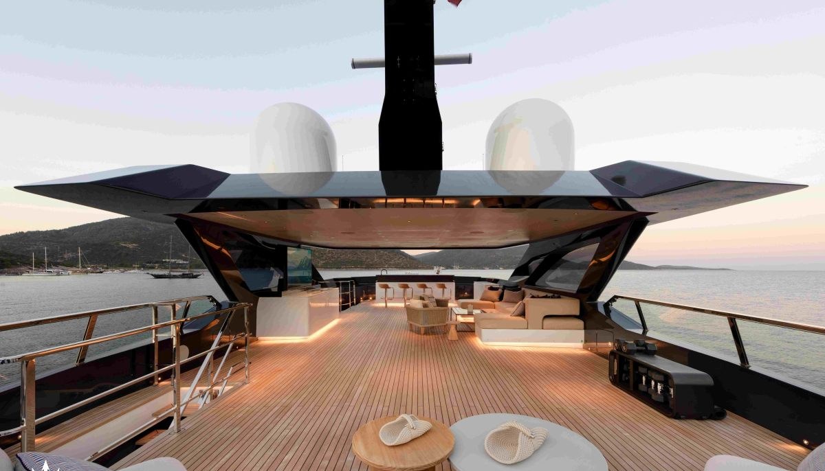 LEGASEA yacht charter 4