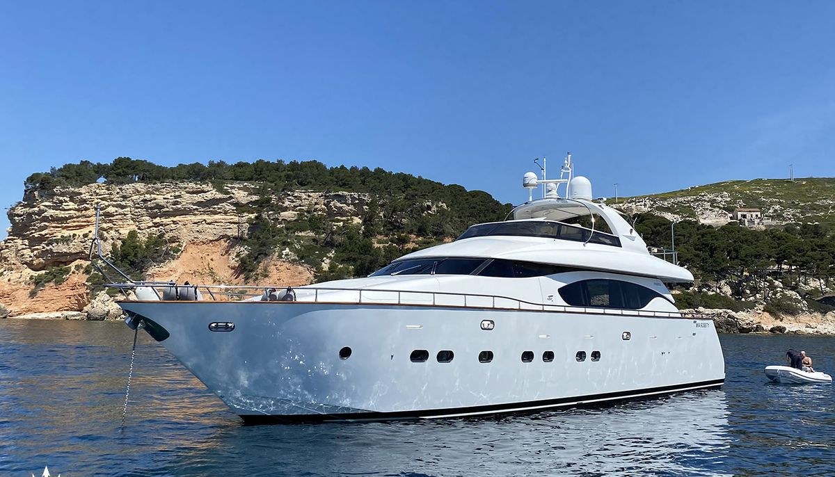 GAMA yacht charter 2