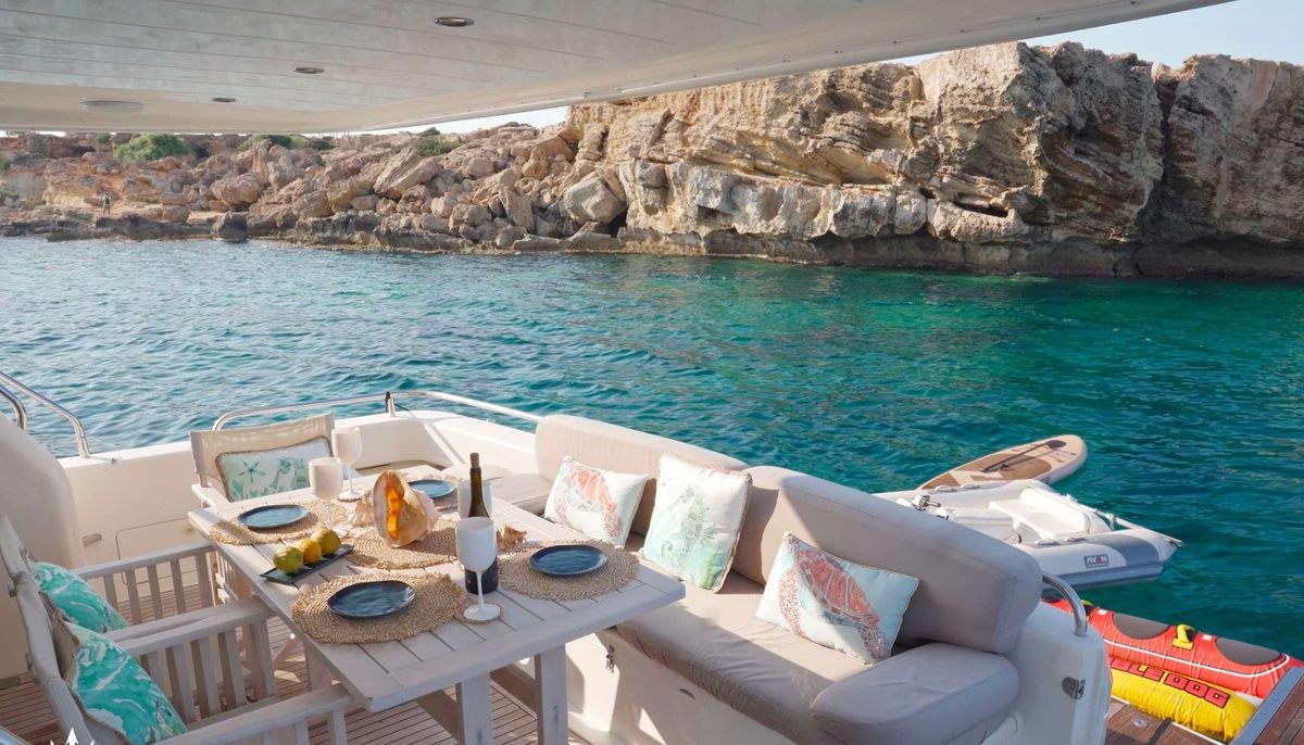 ESPERANZA yacht charter 5