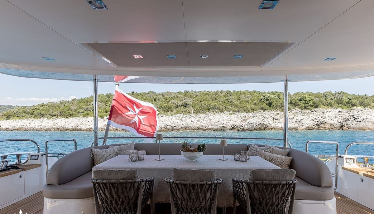 EXPERIENCE yacht charter 5