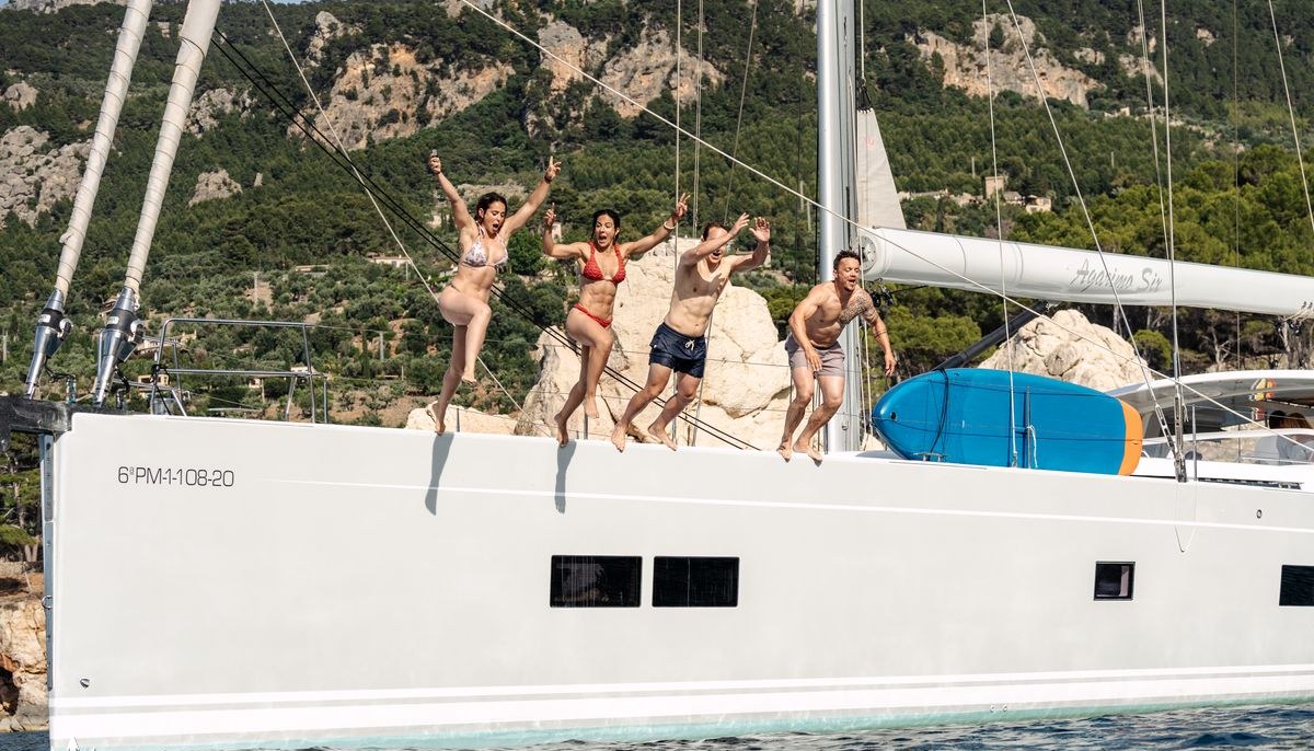AGARIMO SIX yacht charter 5