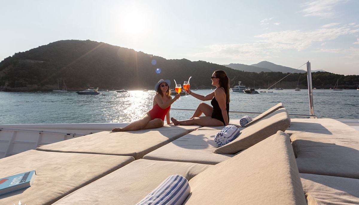 SOPHIE BLUE yacht charter 3