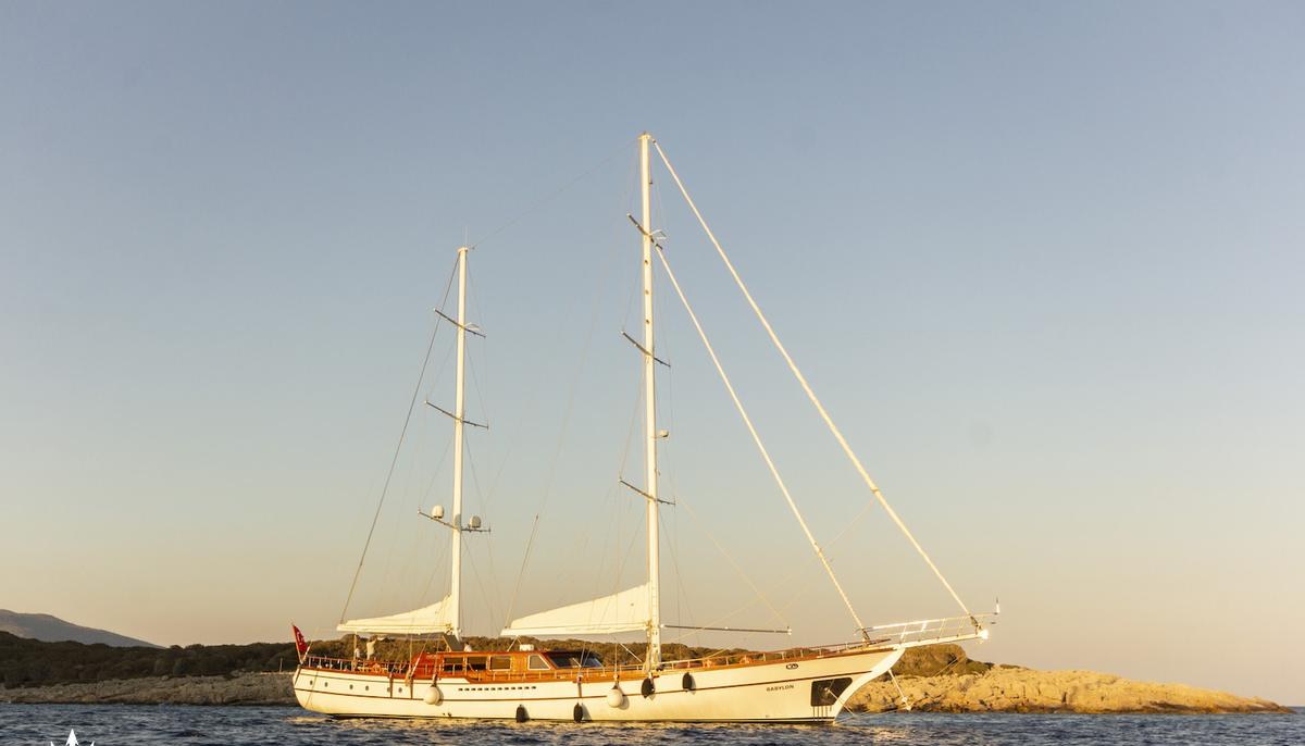 BABYLON yacht charter 2