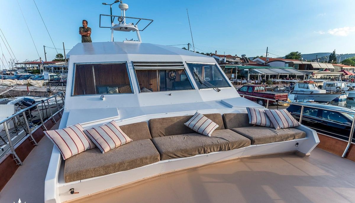ELECTRA yacht charter 3