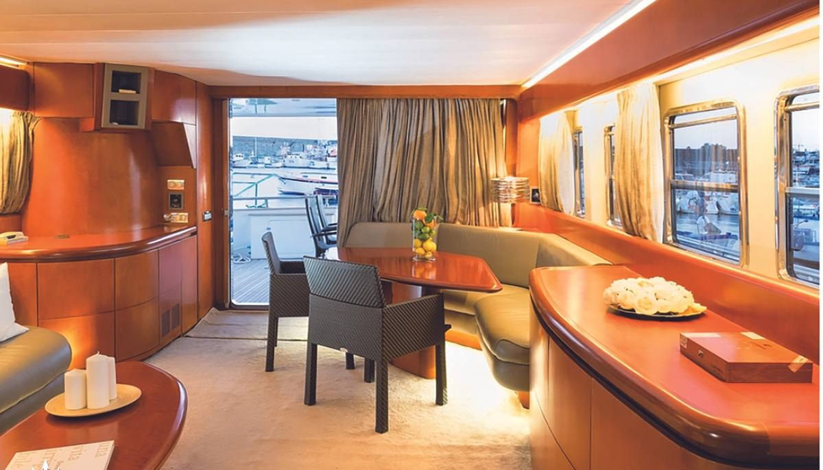 CLAUDIA AMBER yacht charter 5