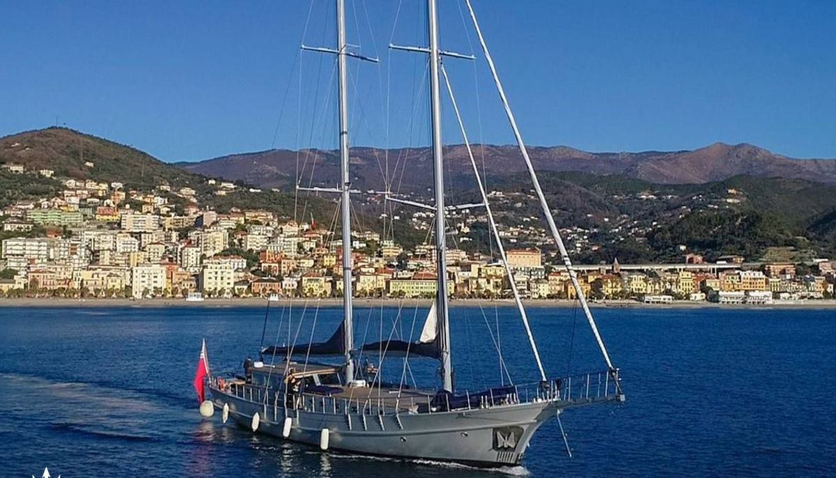 LA MER yacht charter 2