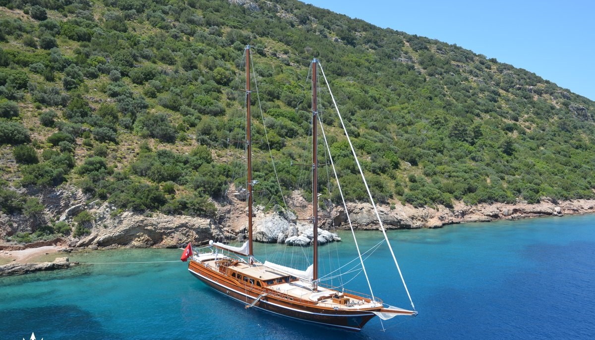 CAKIRYILDIZ yacht charter 3