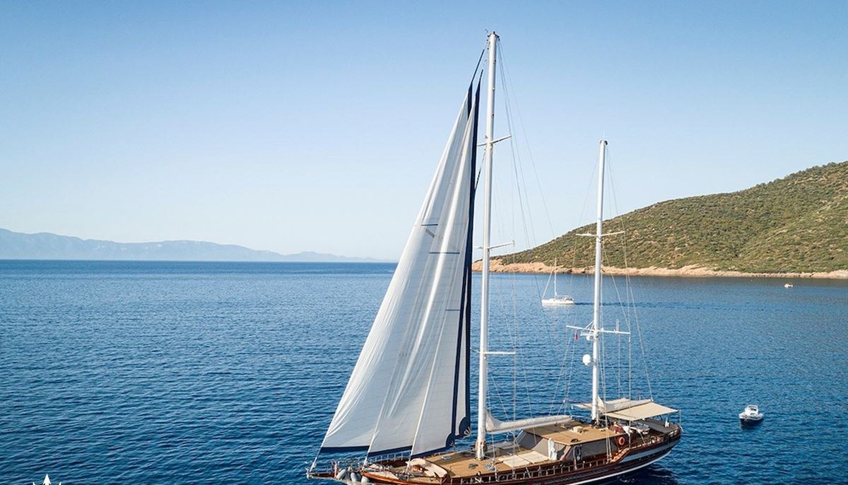 QUEEN OF DATCA yacht charter 2