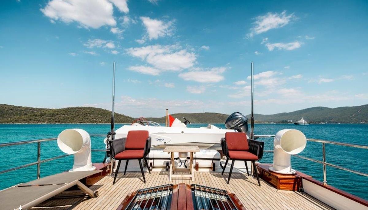 DILNISIN yacht charter 4
