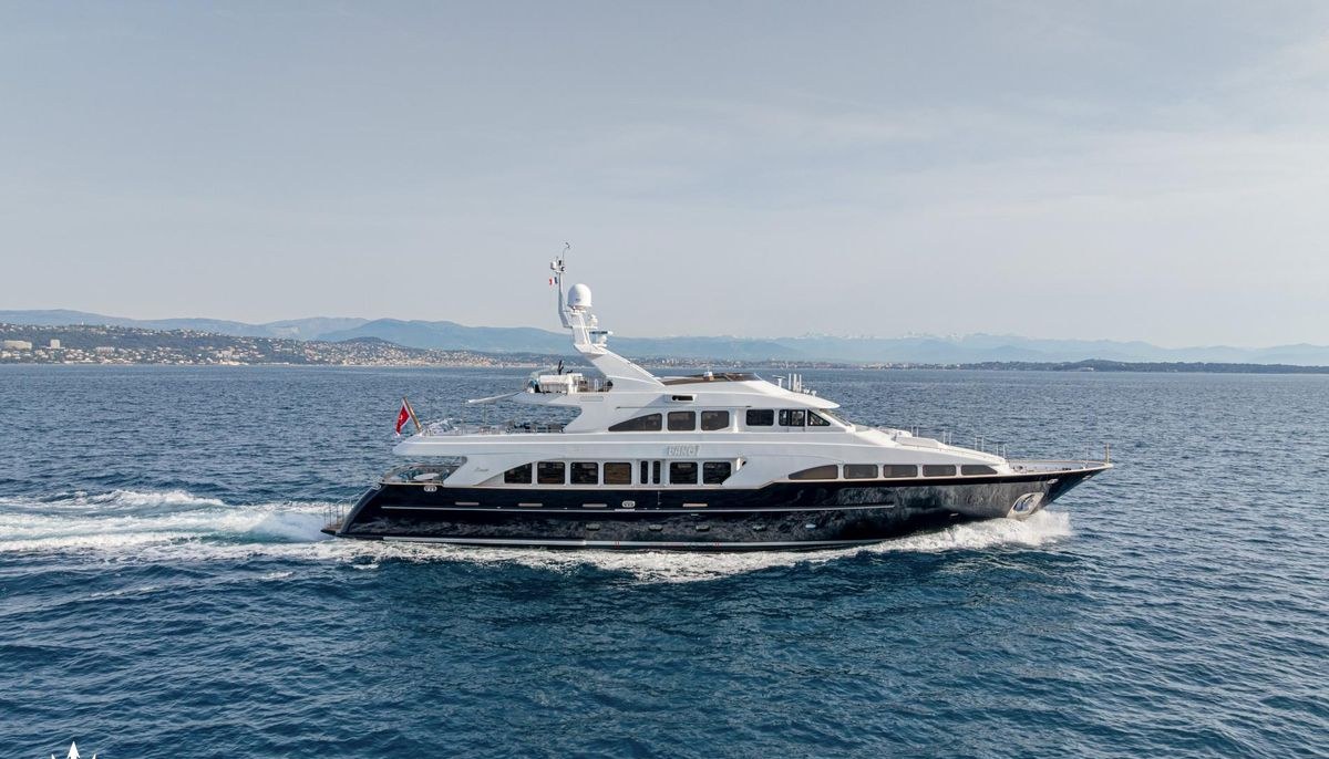 BANG! yacht charter 2