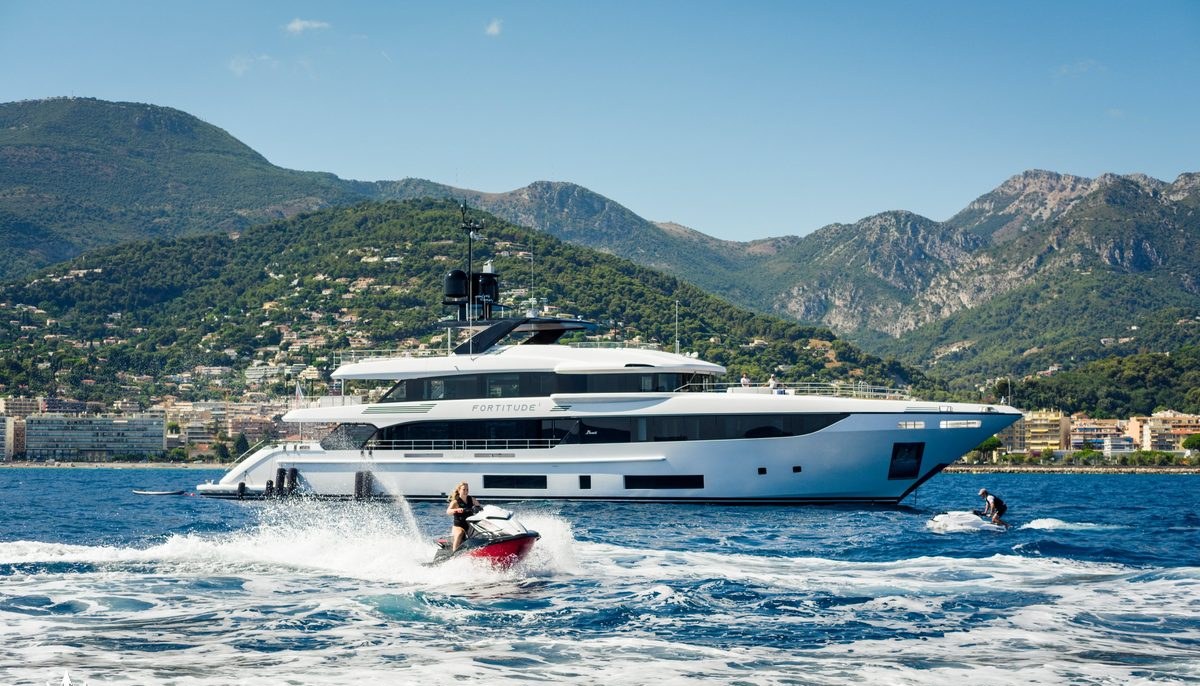 FORTITUDE¹ yacht charter 2