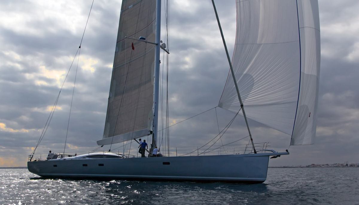 HUAYRA yacht charter 5