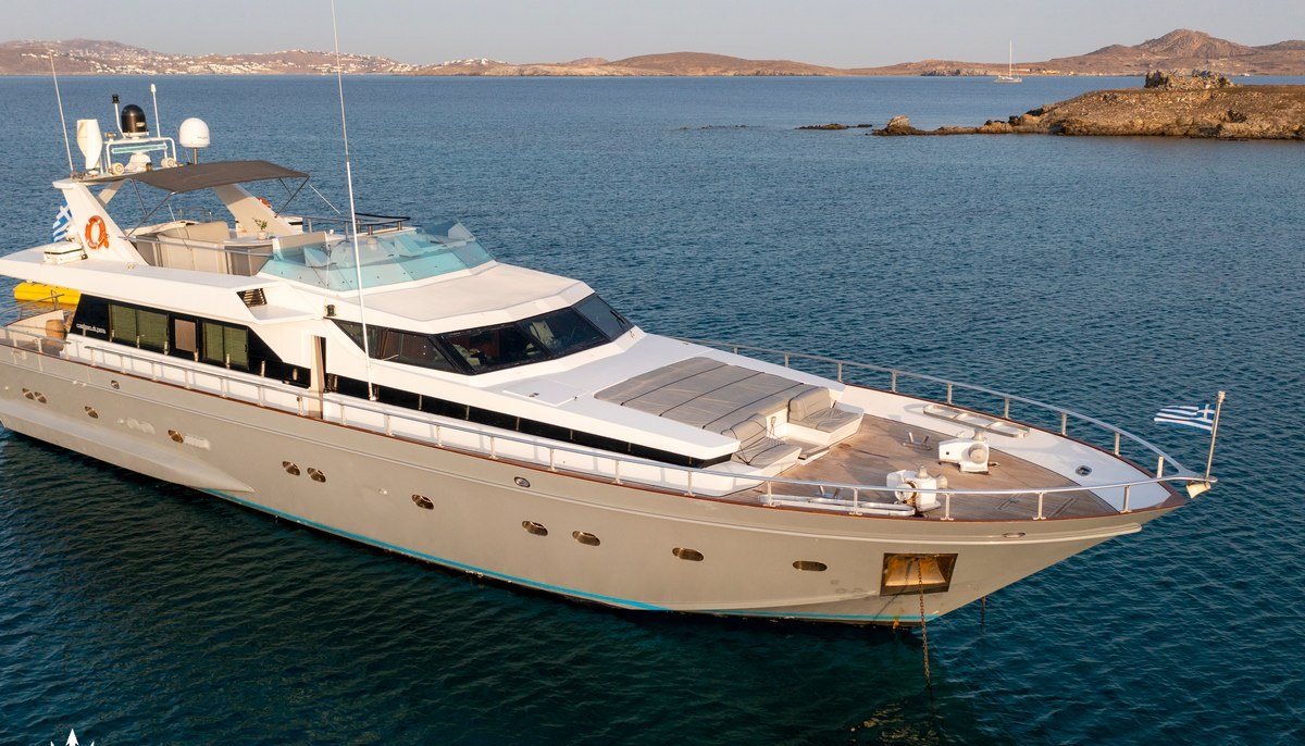 SHIVA yacht charter 2