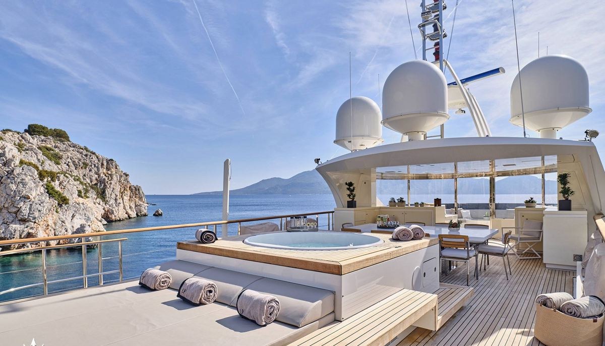 LA PELLEGRINA 1 yacht charter 4