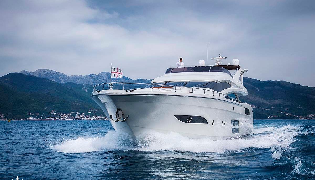 SAINT-ANNA yacht charter 3