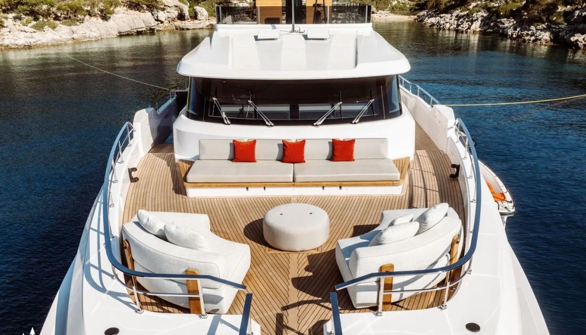 AT ONE yacht charter 3