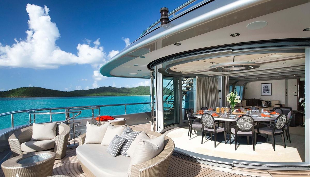 SLIPSTREAM yacht charter 4