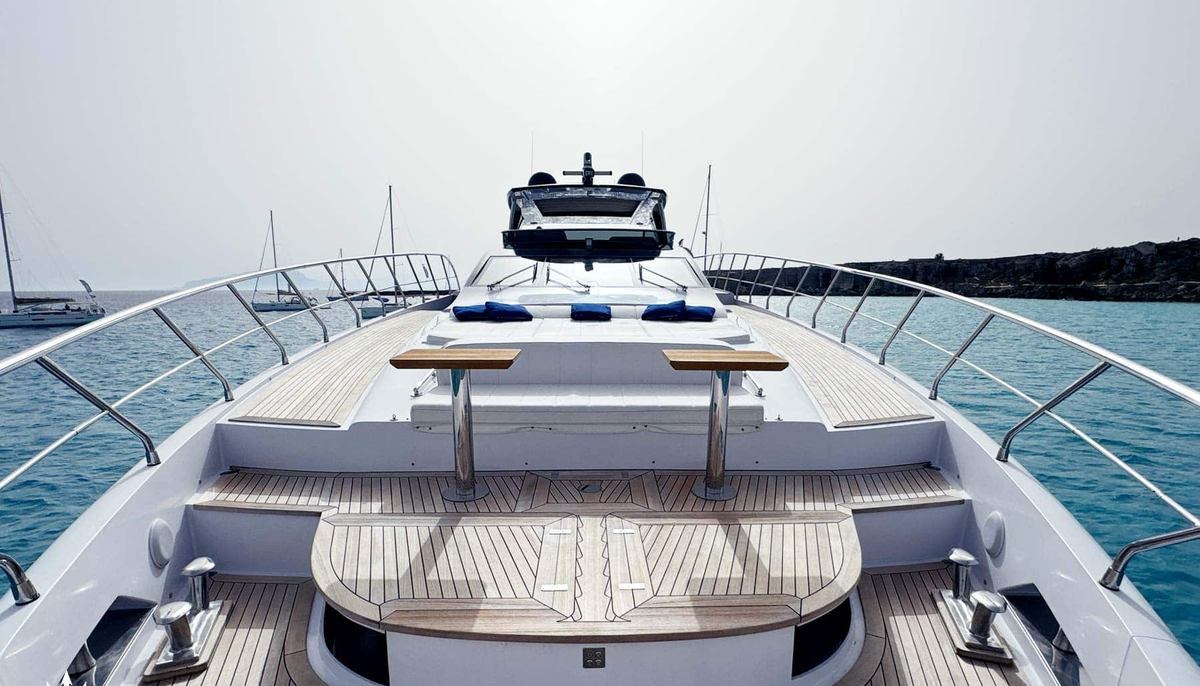ALTVS yacht charter 3
