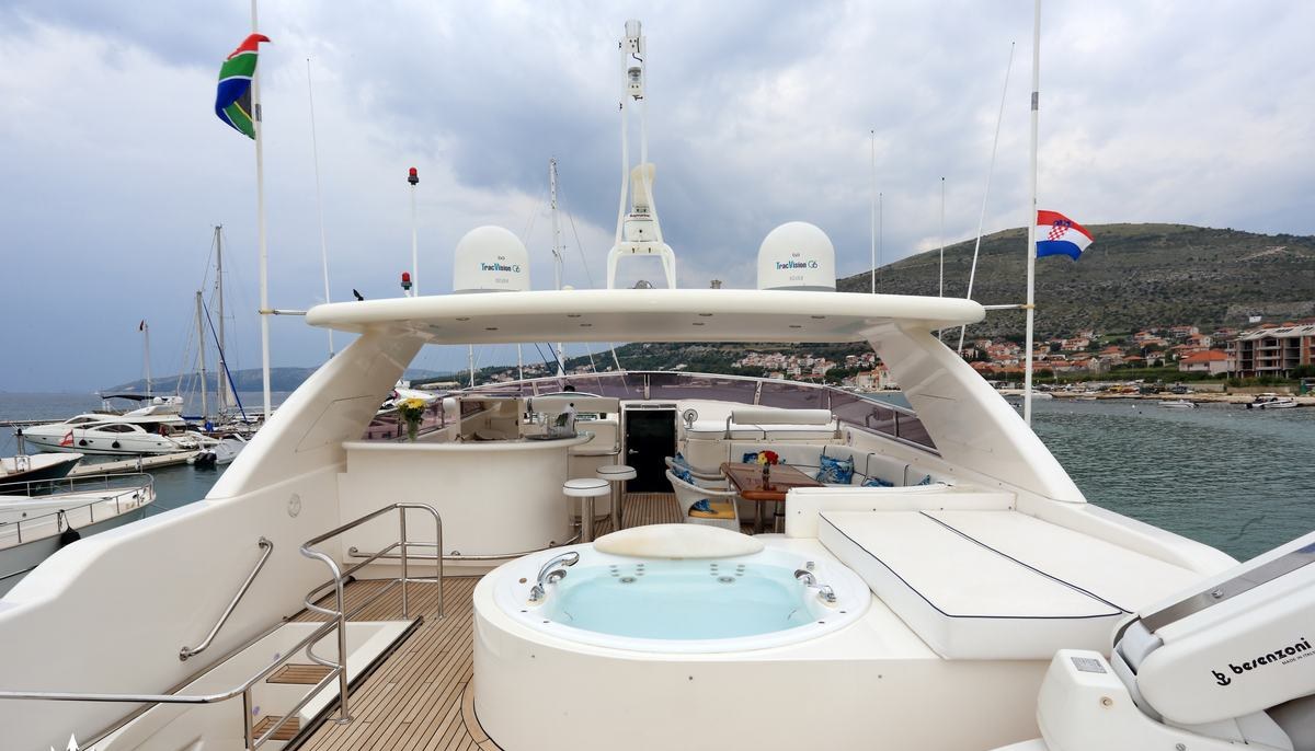 LADY MARCELLE yacht charter 3