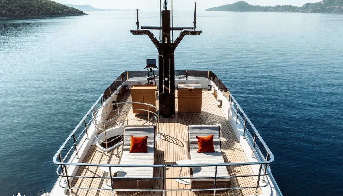 AT ONE yacht charter 4