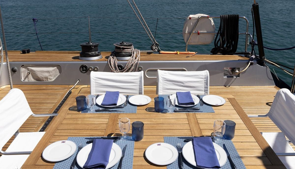 MELITI yacht charter 4
