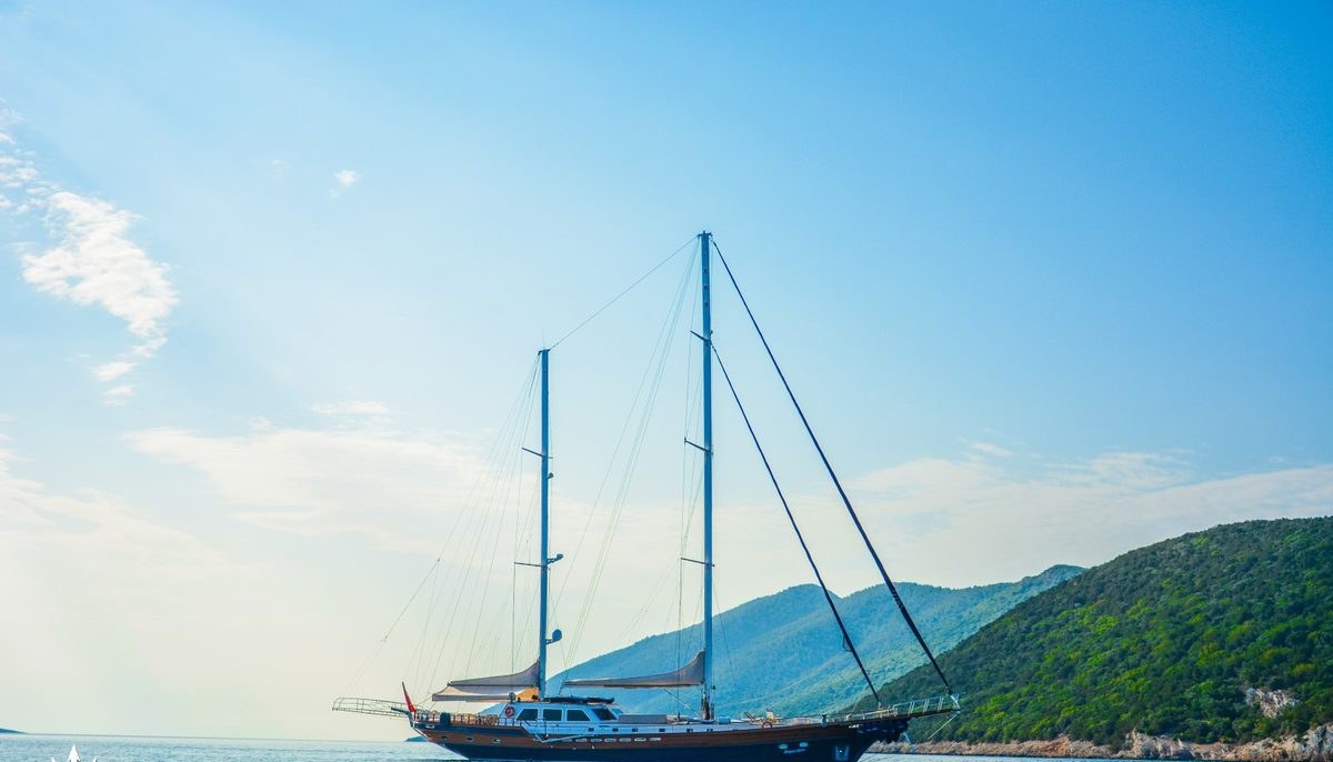 PAPA JOE yacht charter 2