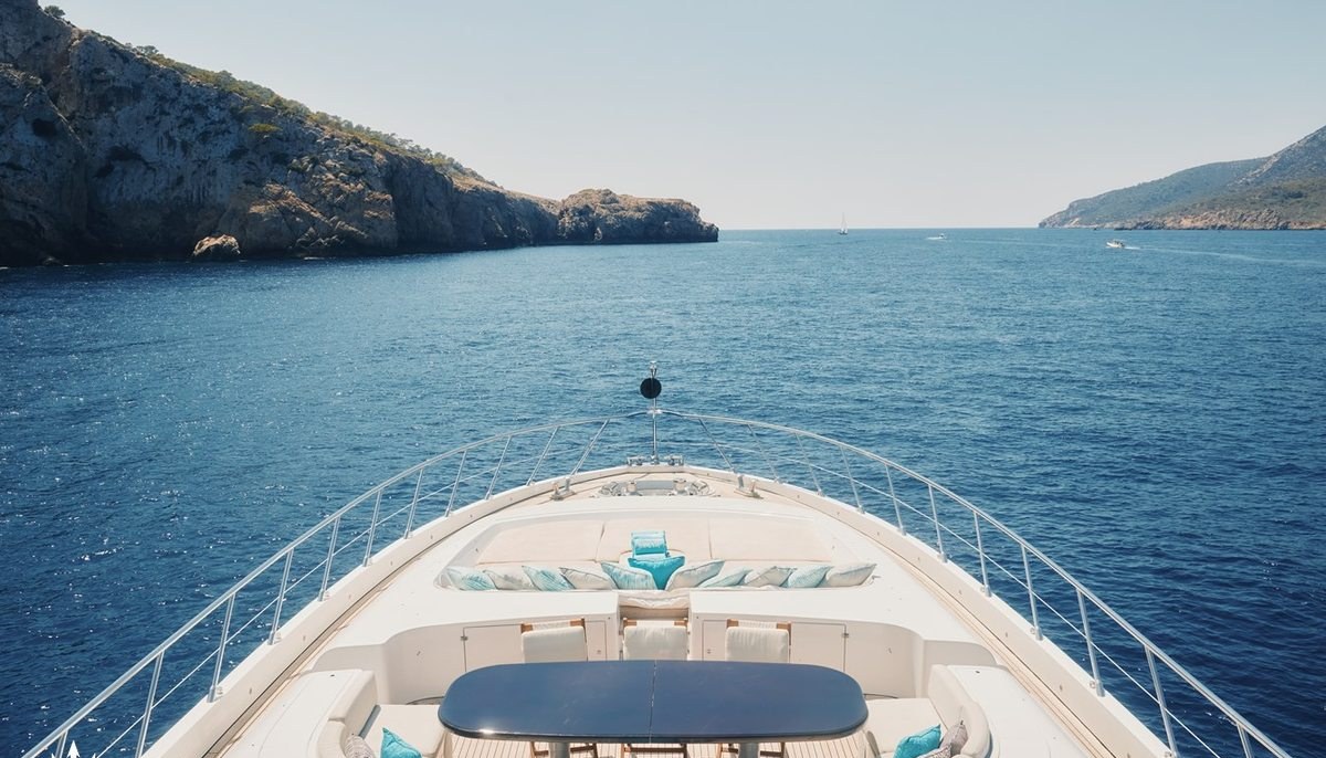 JOMAR yacht charter 3