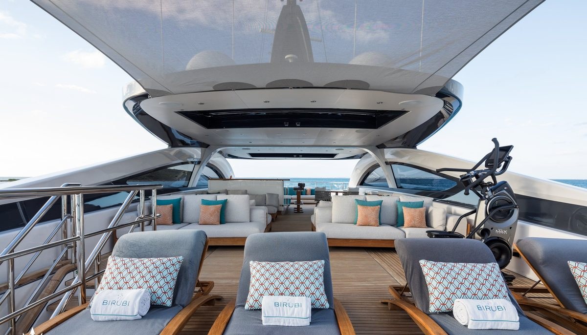BIRUBI yacht charter 4